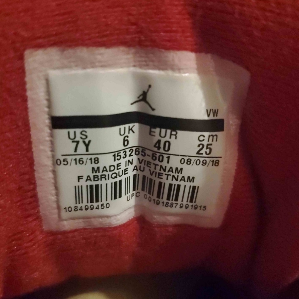 Youth Air Jordan 12 Retro GS Gym Red Size 7Y - Picture 6 of 7